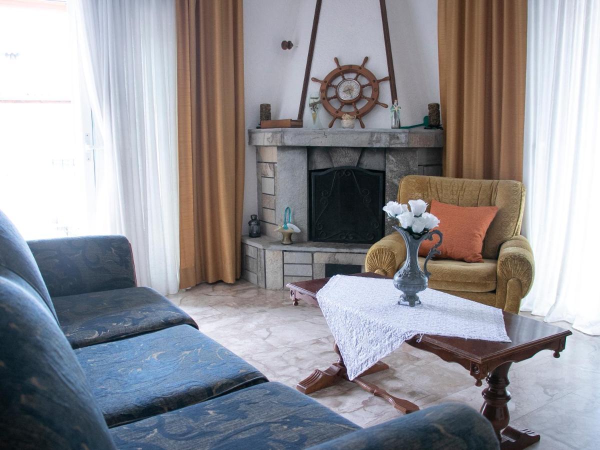 Maria Apartments Паралия Дионисиу Екстериор снимка