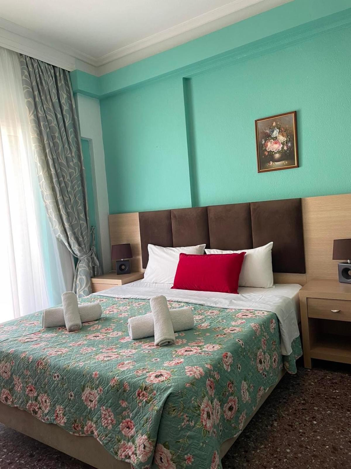 Maria Apartments Паралия Дионисиу Екстериор снимка