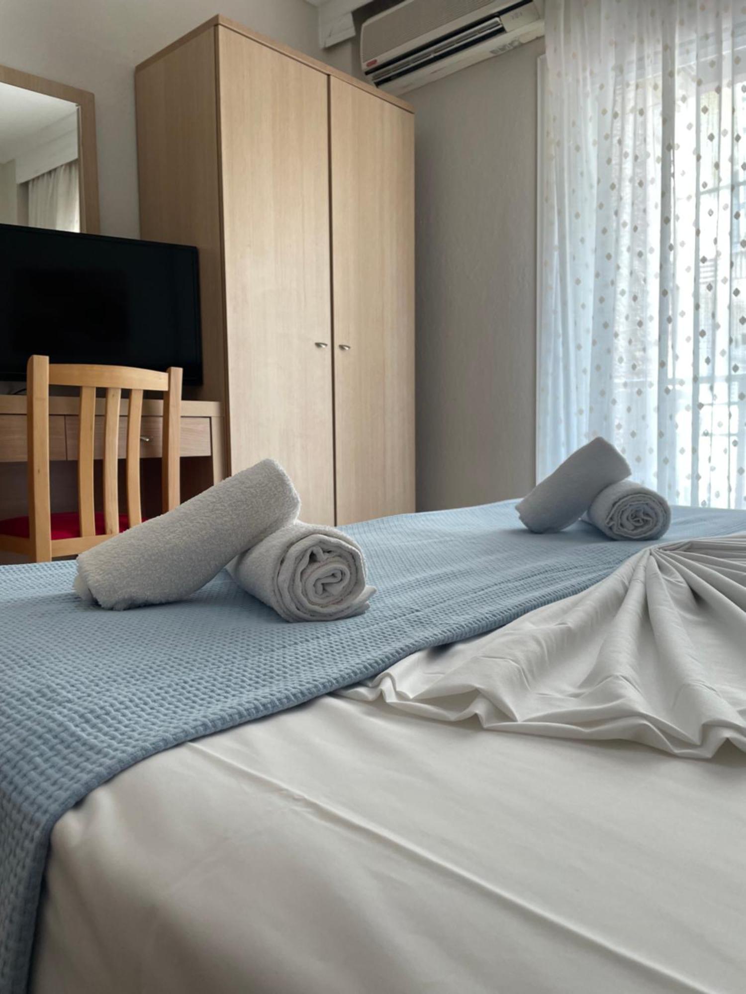 Maria Apartments Паралия Дионисиу Екстериор снимка