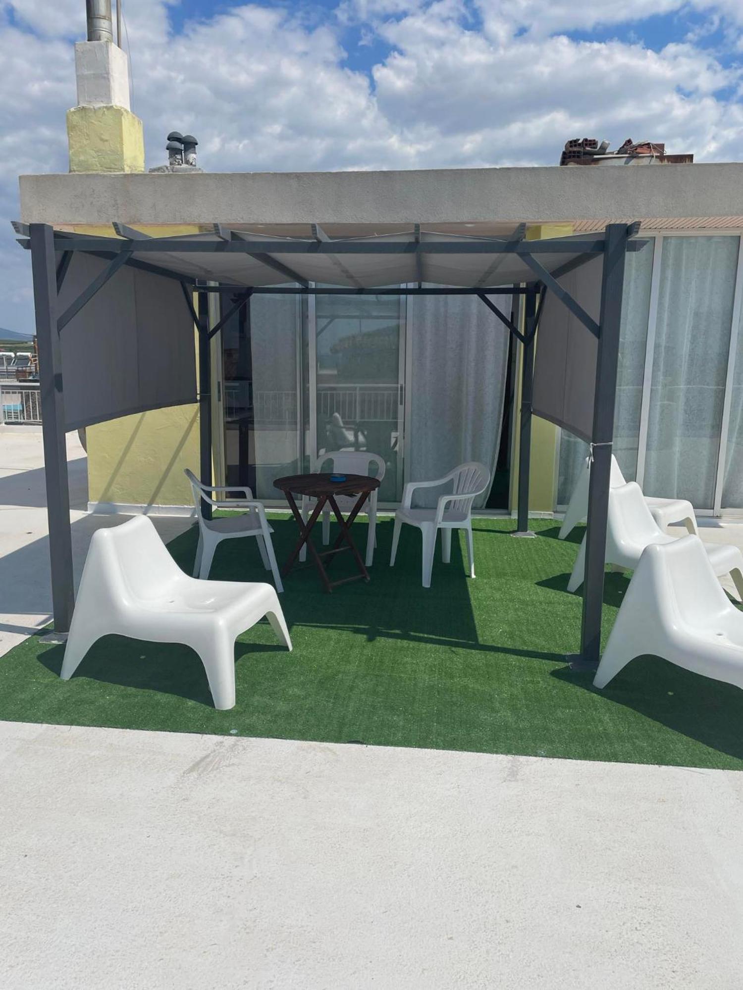 Maria Apartments Паралия Дионисиу Екстериор снимка