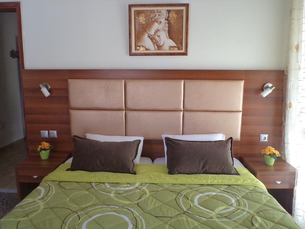 Maria Apartments Паралия Дионисиу Екстериор снимка