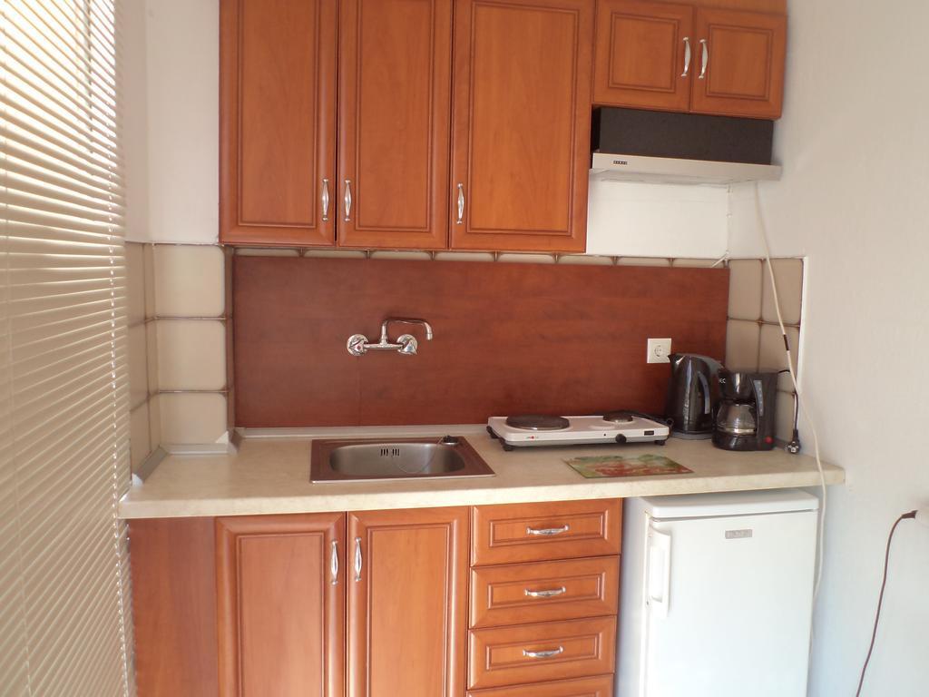 Maria Apartments Паралия Дионисиу Стая снимка